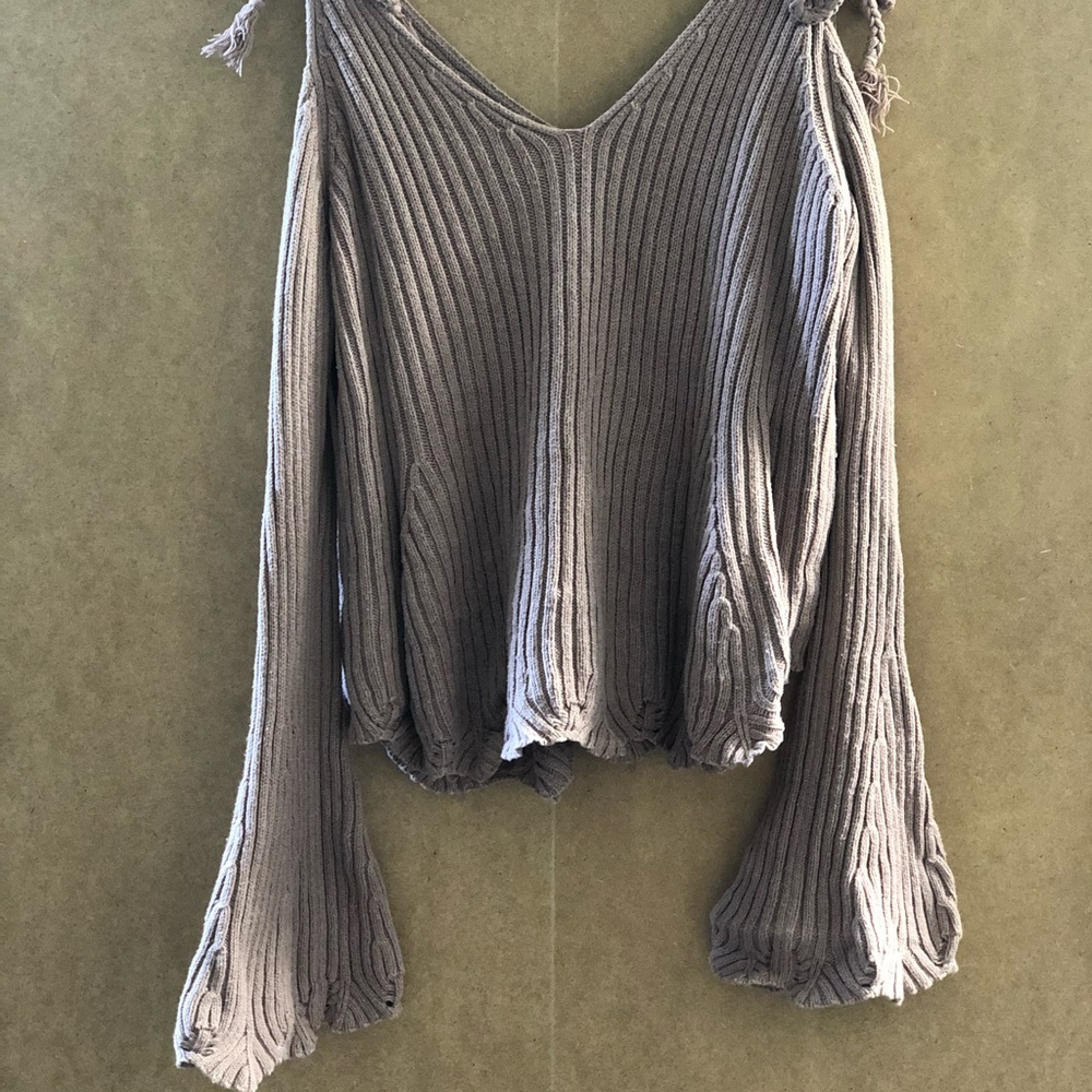 Long sleeve blouse with shoulder cutouts